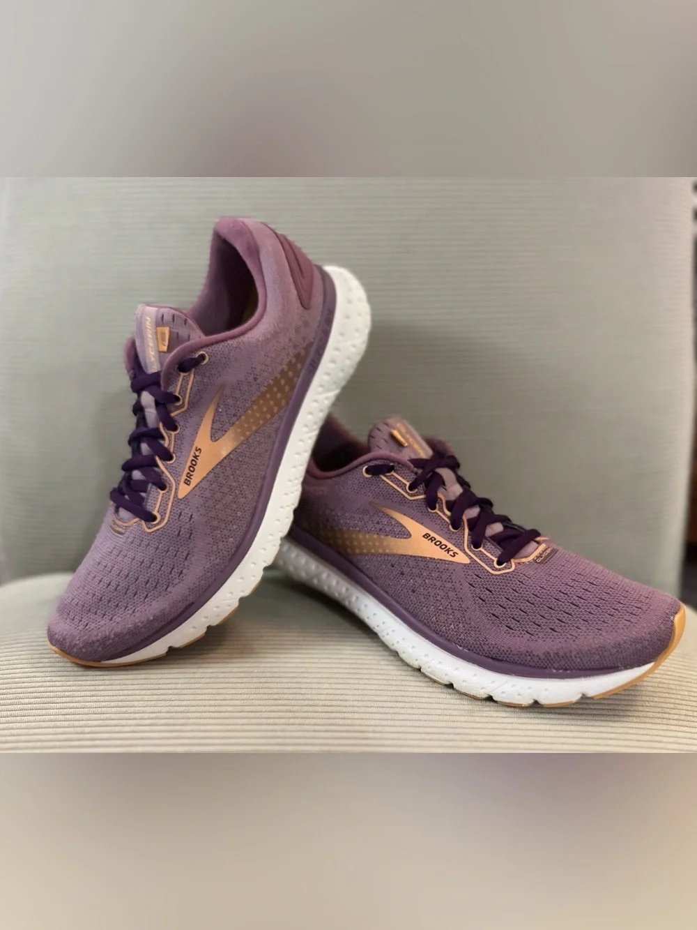 Brooks Women's Glycerin 18 running shoes “purple/plum” size 8.5